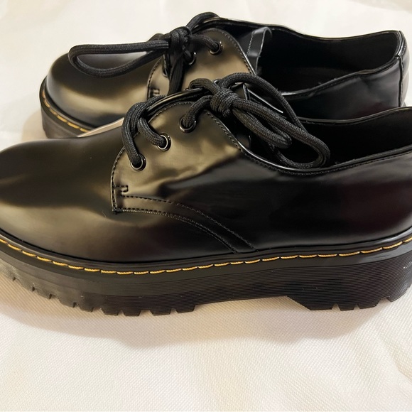 Platform Loafers tie up NWT individually wrapped gorgeous black shoes - Picture 4 of 9